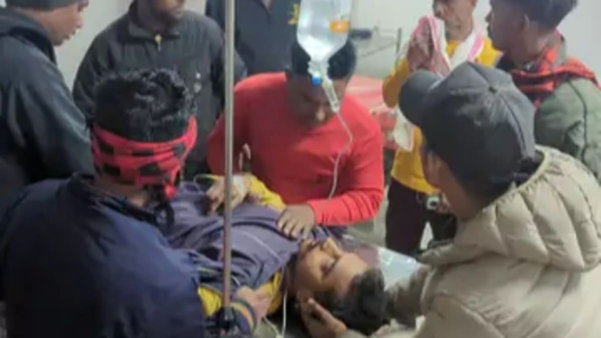 घूमने निकले दो भाइयों पर टूटा कहर, नीलगाय से टकराई बाइक, एक की मौत, एक की हालत नाजुक