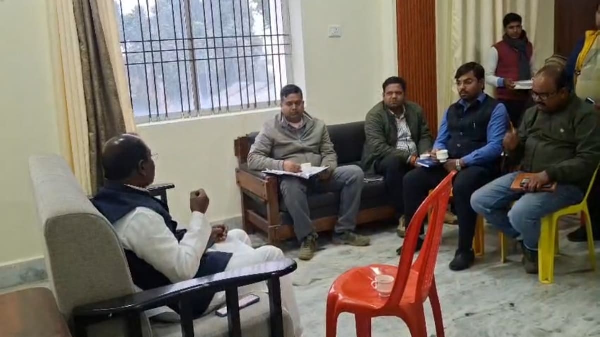 बिजली संकट पर विधायक ने दिखाई सख्ती, अधिकारियों को दिए कड़े निर्देश