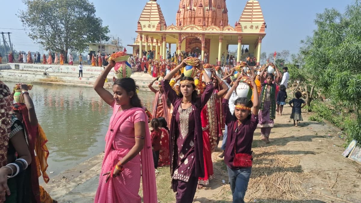 नालंदा में कलश यात्रा के साथ शुरू हुआ बाबा बख्तौर महोत्सव, रहुई में उमड़ा श्रद्धा और विश्वास का सैलाब