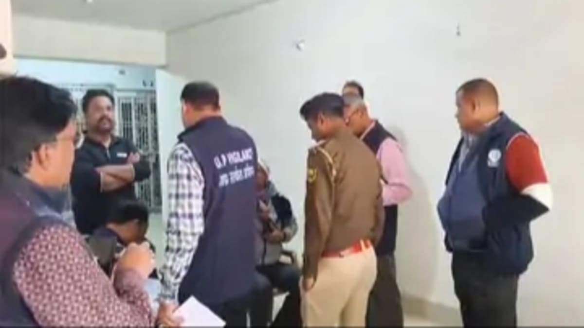 आय से अधिक संपत्ति मामले में यूपी विजिलेंस की बड़ी कार्रवाई, भागलपुर-बांका में छापेमारी