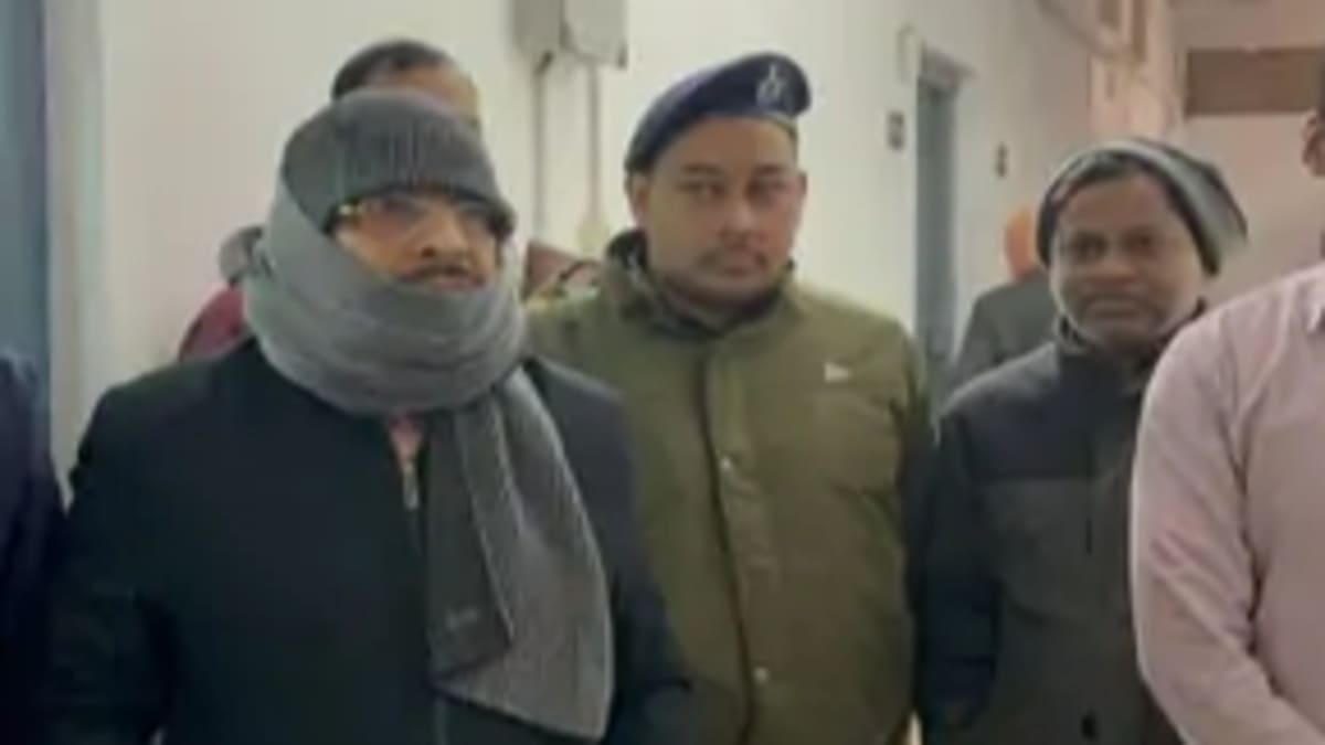 मुजफ्फरपुर के डीएओ 19 हजार की रिश्वत लेते पकड़े गए, दो दिन की रिमांड, घर से 13 लाख नकद बरामद