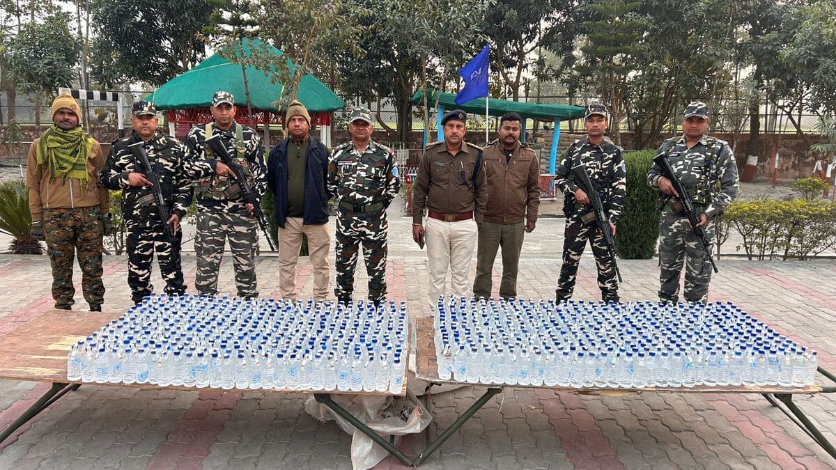 एसएसबी की बड़ी कार्रवाई: नेपाली मुद्रा और 252 लीटर शराब जब्त, एक तस्कर गिरफ्तार