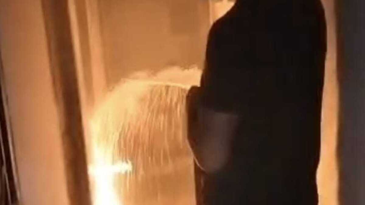 मुजफ्फरपुर में गैस सिलेंडर में लगी आग, एक व्यक्ति झुलसा, स्थानीय लोगों की सूझबूझ से टला बड़ा हादसा