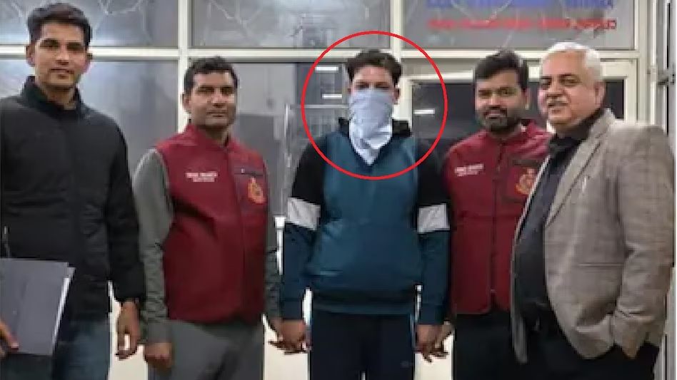 दिल्ली पुलिस के गिरफ्त में आया फर्जी IPS, अफसर बन लोगों से करता था ठगी