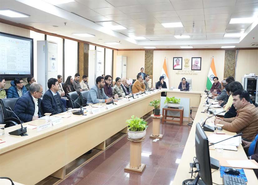 728 करोड़ से संवरेगा यमुनापार क्षेत्र: रेखा सरकार ने मंजूर की विकास योजनाएं, बुनियादी सुविधाओं में होगा सुधार