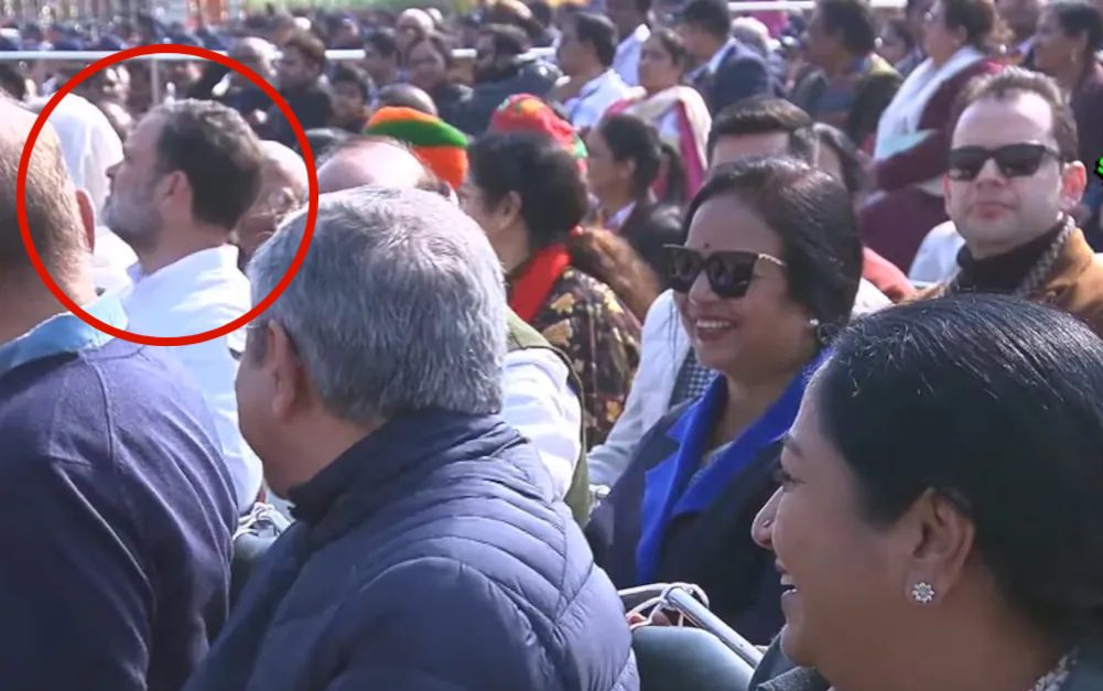 26 जनवरी की परेड देखने पहुंचे राहुल गांधी, पिछली कतार में बैठाया गया तो मचा बवाल ; कांग्रेस नेता बोले – ‘शैडो प्रधानमंत्री के साथ ऐसा व्यवहार…’