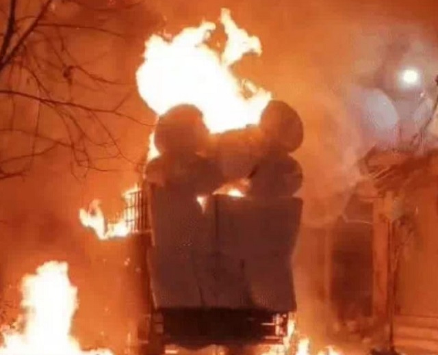 लुधियाना : खड़ी ट्रक में लगी आग ! मचा हाहाकार, मिनटों में ट्रक बन गया आग का गोला