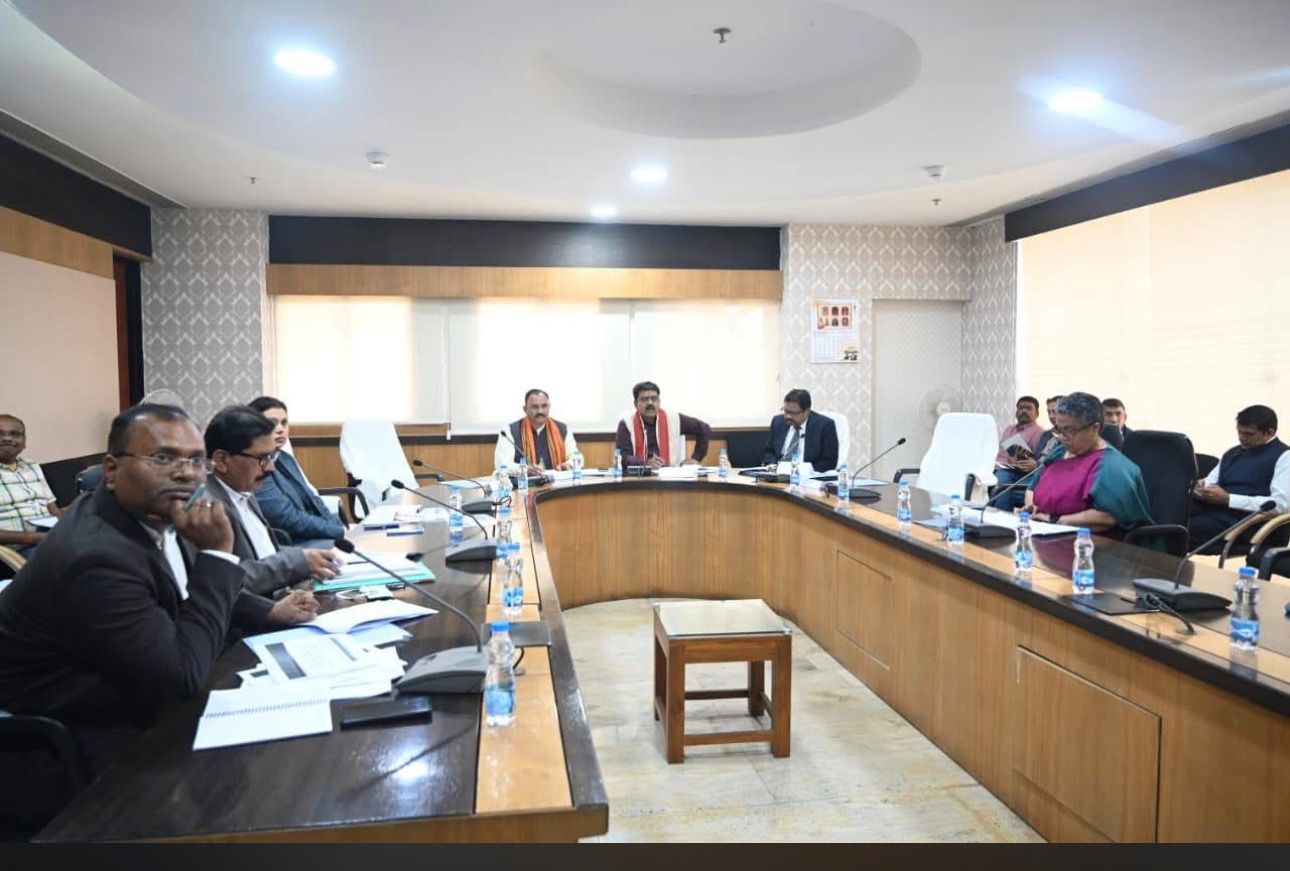 छत्तीसगढ़ : धर्मांतरण रोकने वाले विधेयक पर  मंत्रिमंडलीय उप-समिति ने किया मंथन, मंत्रियों का स्पष्ट संदेश – विधेयक किसी धर्म के खिलाफ नहीं, अवैध धर्मांतरण पर सख्ती तय