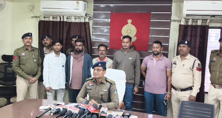 लोहे का पुल काटकर चोरी मामले में पुलिस की ताबड़तोड़ कार्रवाई, अब तक 10 आरोपी गिरफ्तार, मुख्य आरोपियों को पकड़ने की इनाम की घोषणा