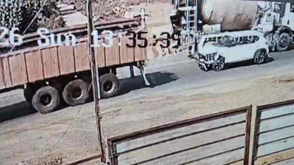 बरेला हिट-एंड-रन : 5 दिन बीत जाने के बाद भी फरार है कातिल ड्राइवर बरेला हिट-एंड-रन : 5 दिन बीत जाने के बाद भी फरार है कातिल ड्राइवर