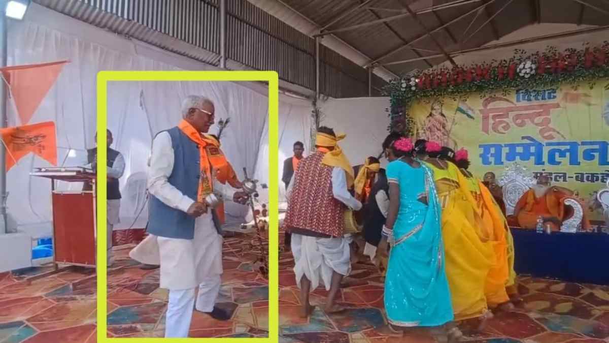 विराट हिन्दू सम्मेलन में थिरके 70 वर्षीय विधायक जयसिंह मरावी, आदिवासी कर्मा नृत्य का वीडियो सोशल मीडिया पर वायरल