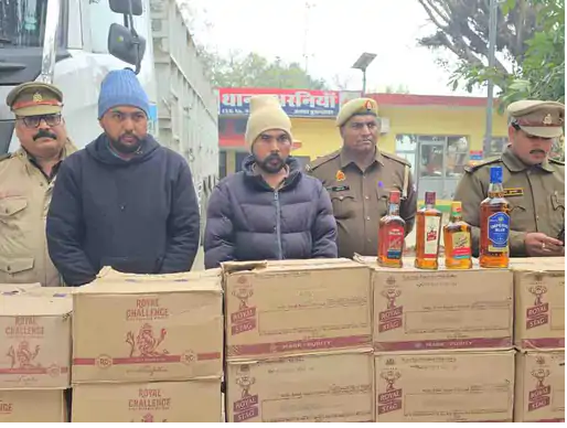 बुलंदशहर में अवैध शराब तस्करी के खिलाफ पुलिस की बड़ी कार्रवाई, 6650 लीटर अवैध अंग्रेजी शराब के साथ दो तस्कर  गिरफ्तार