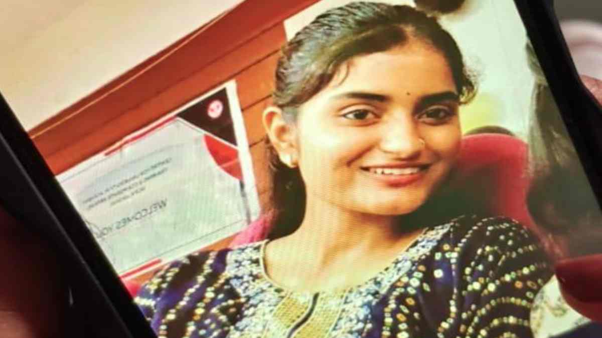 गर्ल्स हॉस्टल में बीटेक छात्रा ने की खुदकुशी, जांच में जुटी पुलिस गर्ल्स हॉस्टल में बीटेक छात्रा ने की खुदकुशी, जांच में जुटी पुलिस