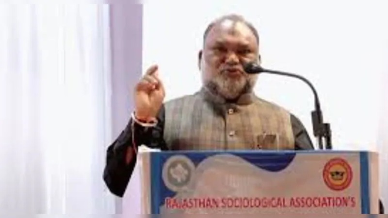 Rajasthan News: पाक‍िस्‍तान को बड़ा भाई बताने वाले प्रिंस‍िपल ने अब दी ये सफाई