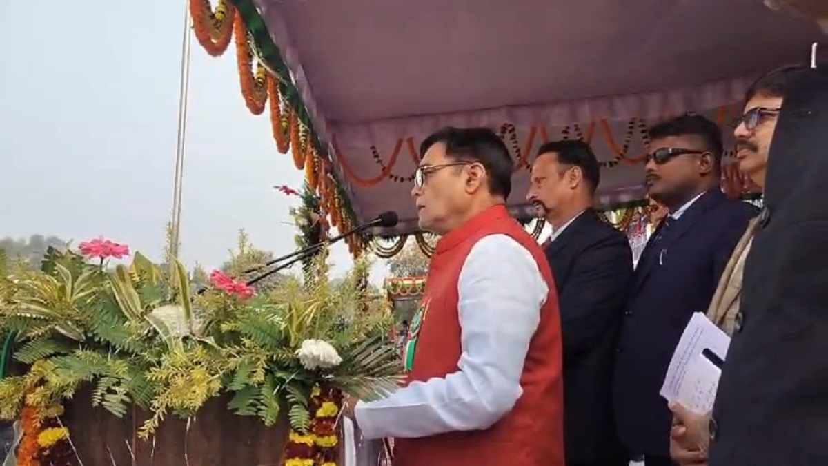 कैमूर में गणतंत्र दिवस पर शान से लहराया तिरंगा: कृषि मंत्री राम कृपाल यादव ने भभुआ जगजीवन स्टेडियम में किया झंडात्तोलन