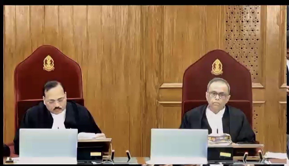 धर्म-परिवर्तन कर अल्पसंख्यक आरक्षण मांग रहे उम्मीदवारों की याचिका सुप्रीम कोर्ट से खारिज, चीफ जस्टिस सूर्य कांत बोले- यह नए किस्म का फ्रॉड