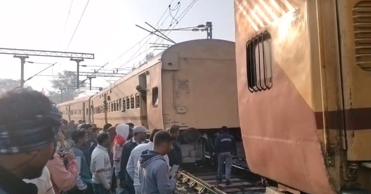 चलती ट्रेन के तीन डिब्बे हुए अलग: यात्रियों में मचा हड़कंप, छिंदवाड़ा में टला बड़ा रेल हादसा