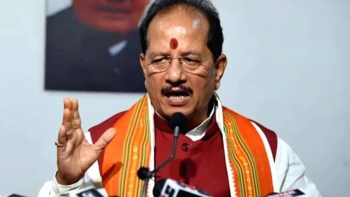 जन कल्याण संवाद के दौरान फिर दिखा डिप्टी सीएम विजय कुमार सिन्हा का रौद्र रूप, CO के पावर को किया सीज, गार्ड के खिलाफ ऑपरेशन चलाने का निर्देश