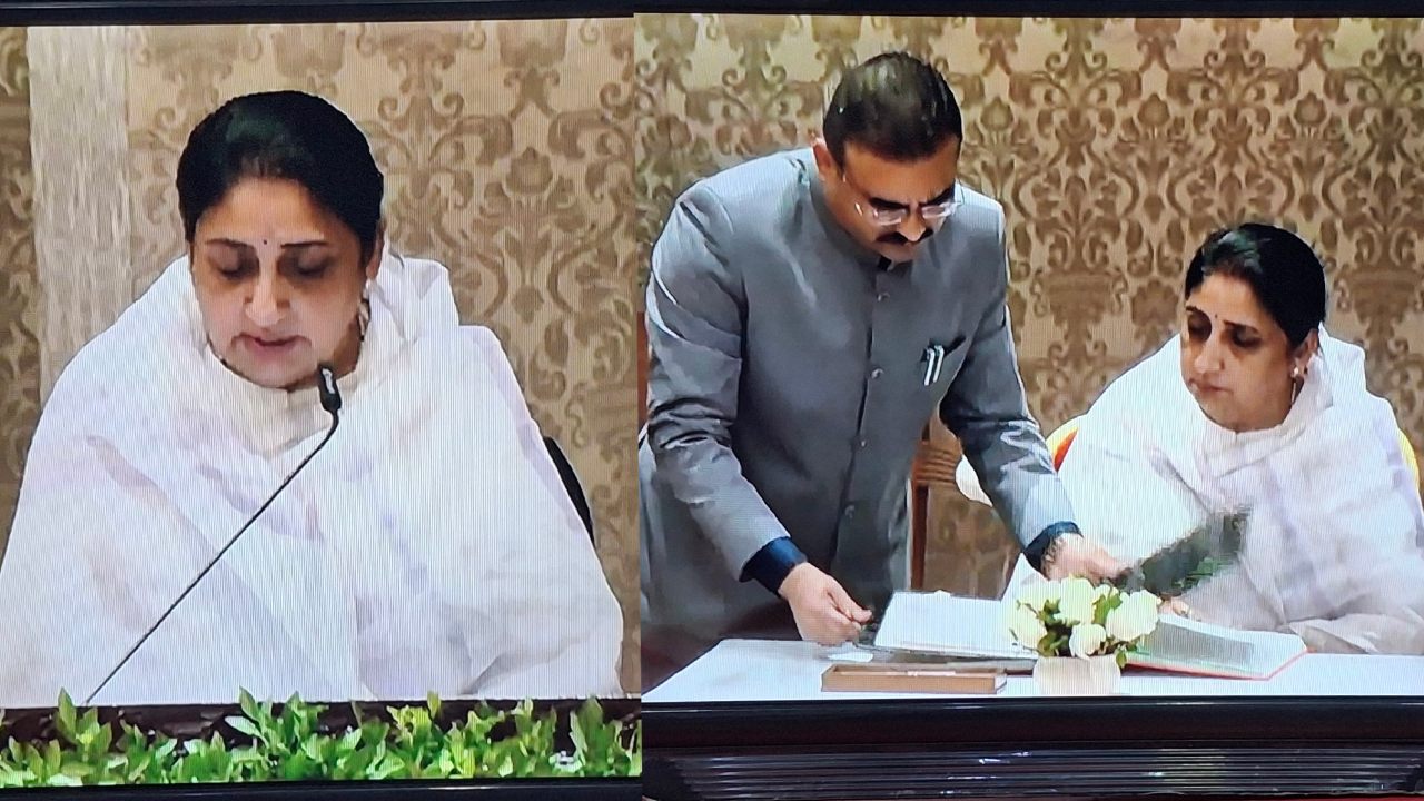 महाराष्ट्र की पहली महिला डिप्टी सीएम बनीं सुनेत्रा पवार, शरद पवार-सुप्रिया सुले नहीं पहुंचे, सीएम फडणवीस मौजूद