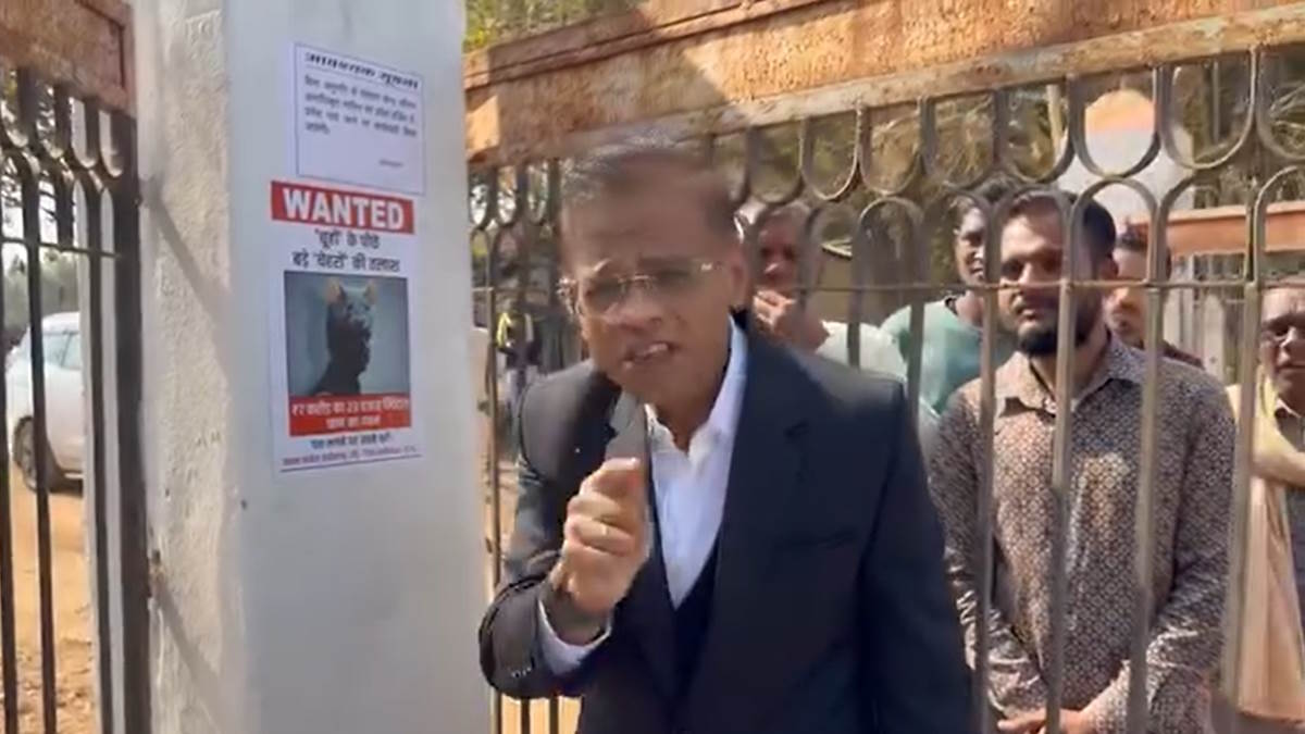 चारभाठा धान संग्रहण केंद्र पहुंचे अमित जोगी को नहीं मिला एक भी चूहा, लगाया यह गंभीर आरोप, देखिए वीडियो…