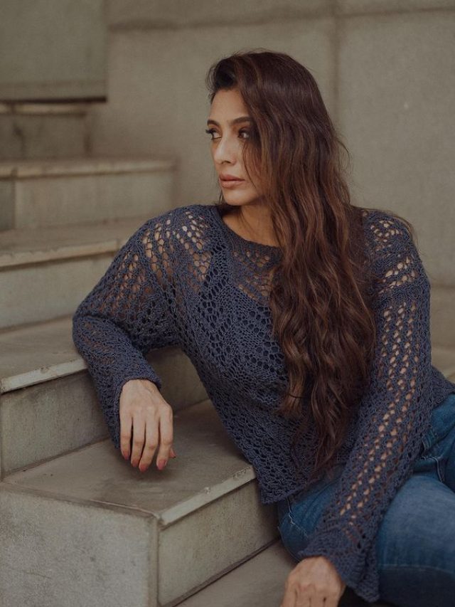 तब्बू की खूबसूरत तस्वीरें, 53 की उम्र भी नहीं घटा ग्लैमर…आहें भरते हैं फैंस