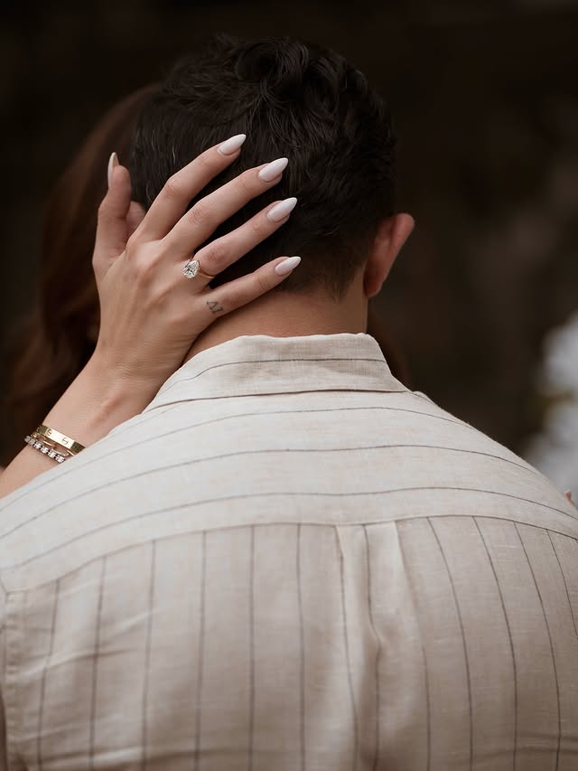 Bigg Boss 10: Nitibha Kaul के बॉयफ्रेंड ने खास अंदाज में किया प्रपोज, देखिये हसीन फोटोज