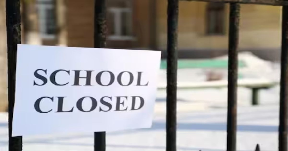 यूपी में ठंड का सितम, 12वीं तक के स्कूल अब 10 जनवरी तक बंद यूपी में ठंड का सितम, 12वीं तक के स्कूल अब 10 जनवरी तक बंद