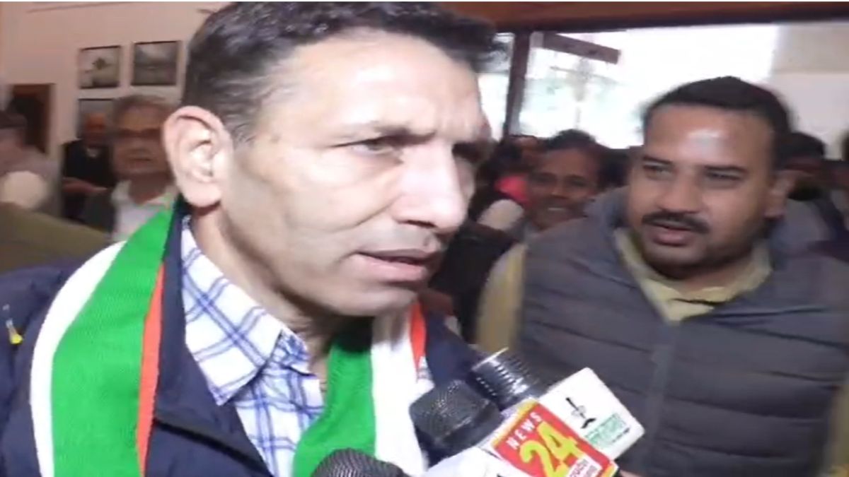 जीतू पटवारी के बिगड़े बोल : कलेक्टर्स को बताया ‘चोर’, मचा बवाल जीतू पटवारी के बिगड़े बोल : कलेक्टर्स को बताया ‘चोर’, मचा बवाल