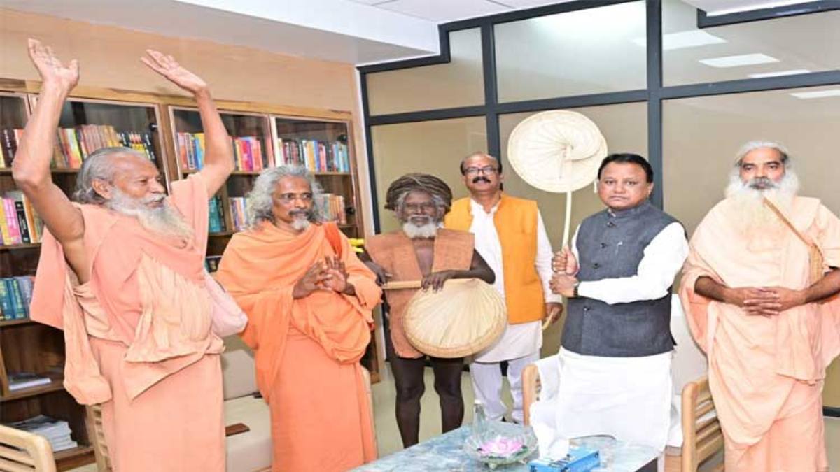 महिमा संतों ने ओडिशा के मुख्यमंत्री माझी से की मुलाकात, जोरांदा माघ मेला 2026 का दिया न्योता