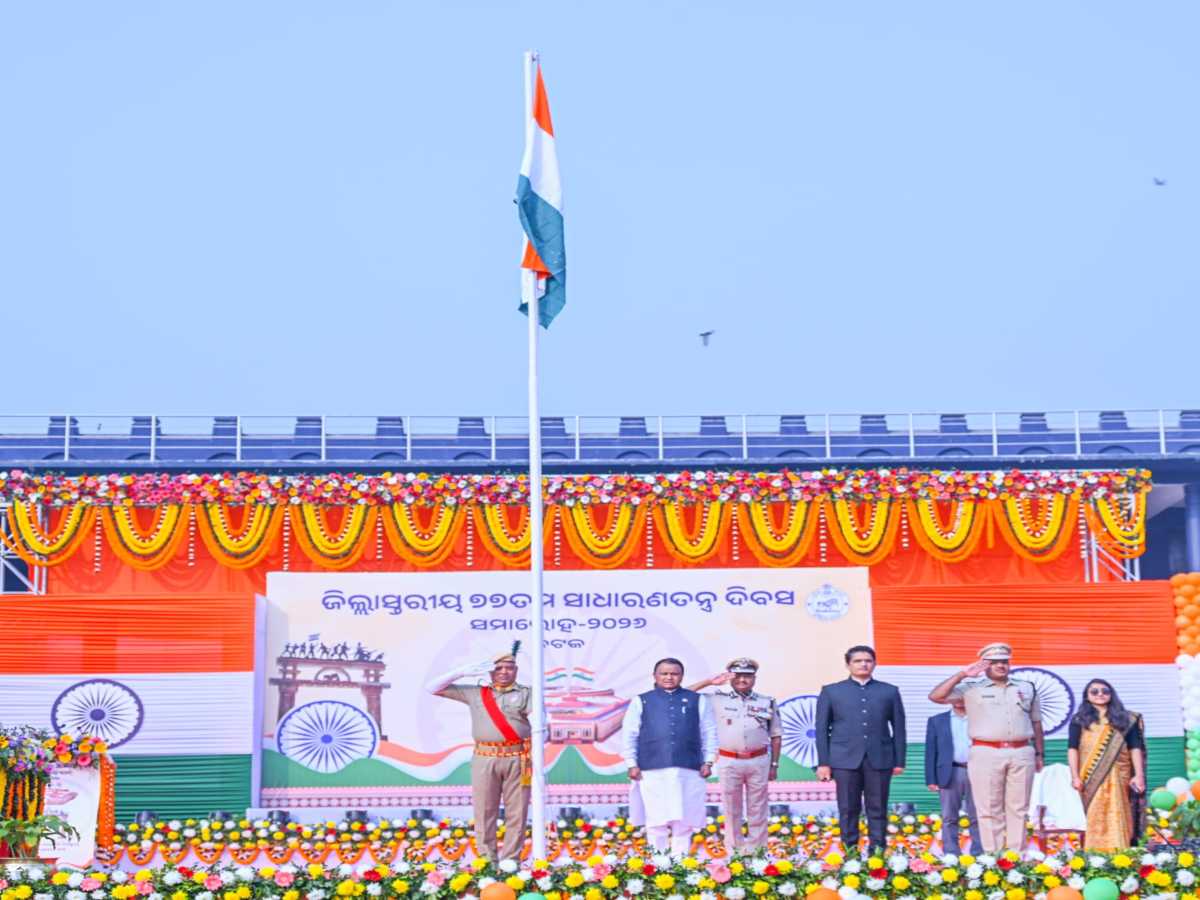 ओडिशा: भव्य परेड के साथ मना 77वां गणतंत्र दिवस, मुख्यमंत्री मोहन माझी ने शिक्षा और जनकल्याण को बताया प्राथमिकता