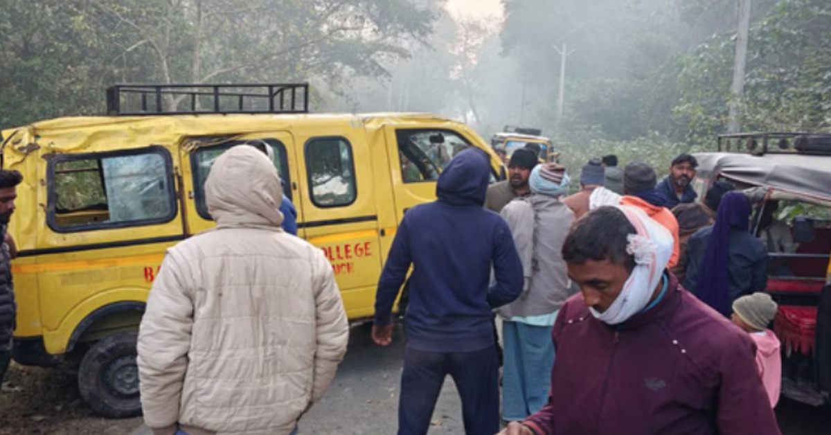 OMG! स्कूल बच्चों से भरी वैन अनियंत्रित होकर पलटी, 14 बच्चे…