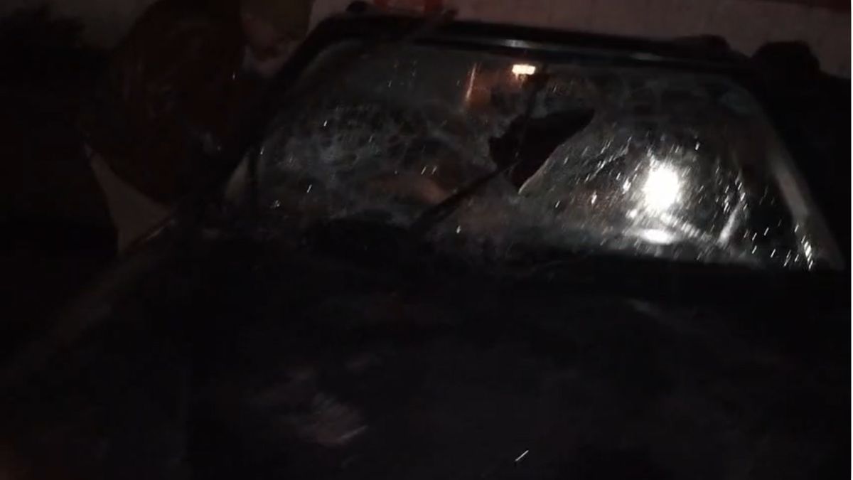 MP में बदमाश बेखौफः एसपी बंगला के सामने आधा घंटे तक उपद्रव, मारपीट के बाद कार में की तोड़फोड़