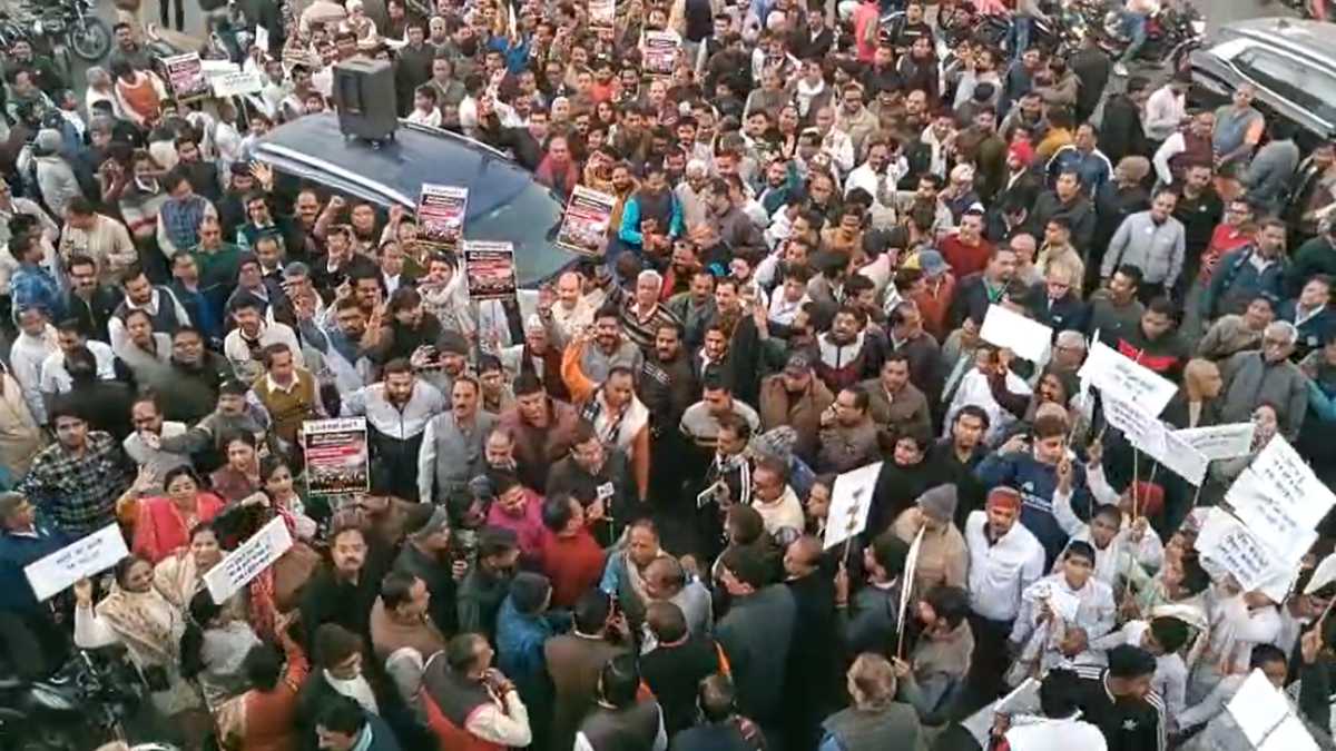 Ugc Rules 2026: सवर्ण समाज ने भरी हुंकार, ‘काले कानून’ के खिलाफ सड़कों पर उतरे लोग, दी आंदोलन की चेतावनी