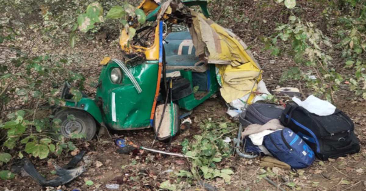 दर्दनाक मौत : आगरा में कंटेनर ने दो ऑटो को रौंदा, 5 की मौत, दो की हालत गंभीर