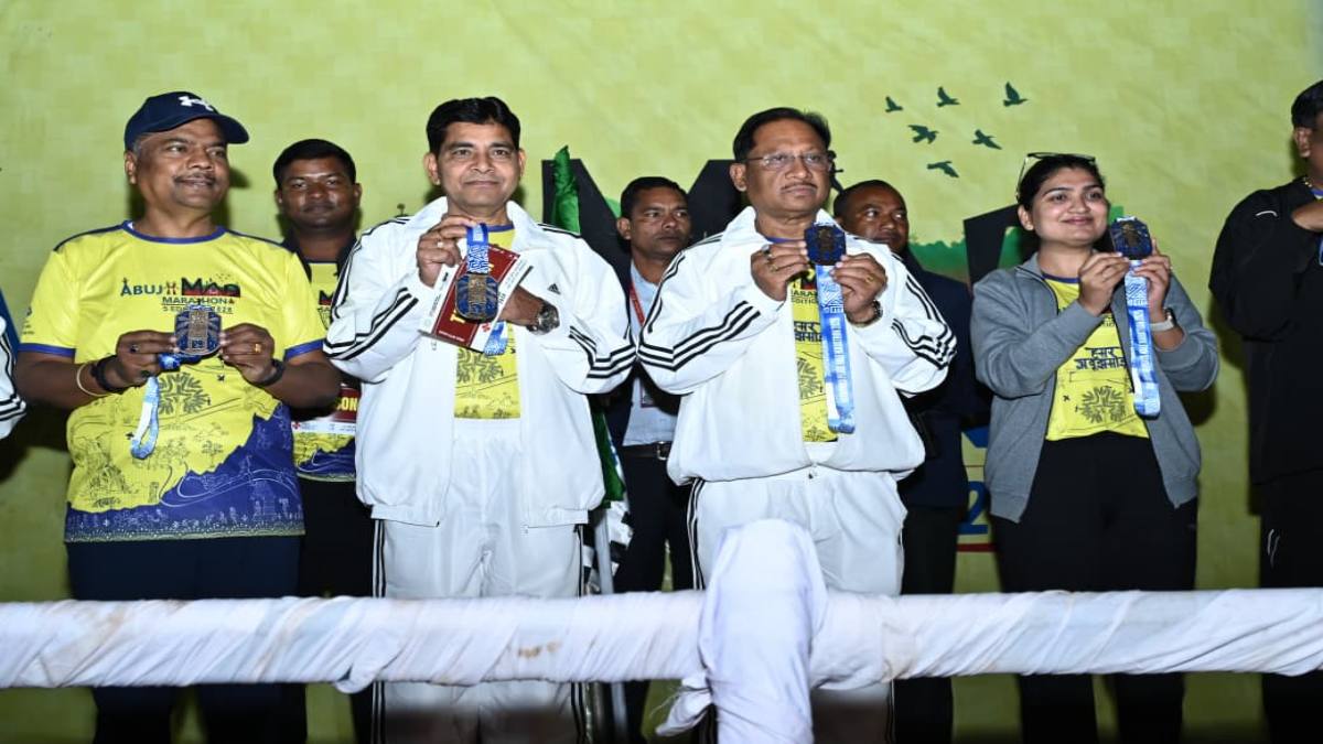अबूझमाड़ पीस हाफ मैराथन 2026 : सीएम साय ने दिखाई हरी झंडी, कहा- अबूझमाड़ की धरती से दिया जा रहा है अमन और शांति का संदेश …