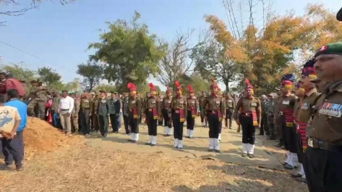 रांची के शहीद लाल की अंतिम विदाई पर रोया पूरा गांव; DC, वित्त मंत्री… श्रद्धांजलि दी