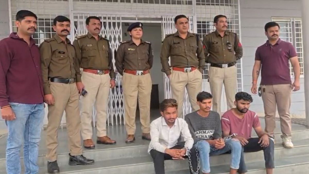 गला रेतकर हत्या का मामलाः गिरफ्तार 4 आरोपियों में 1 नाबालिग, श्मशान घाट में मिली थी लाश