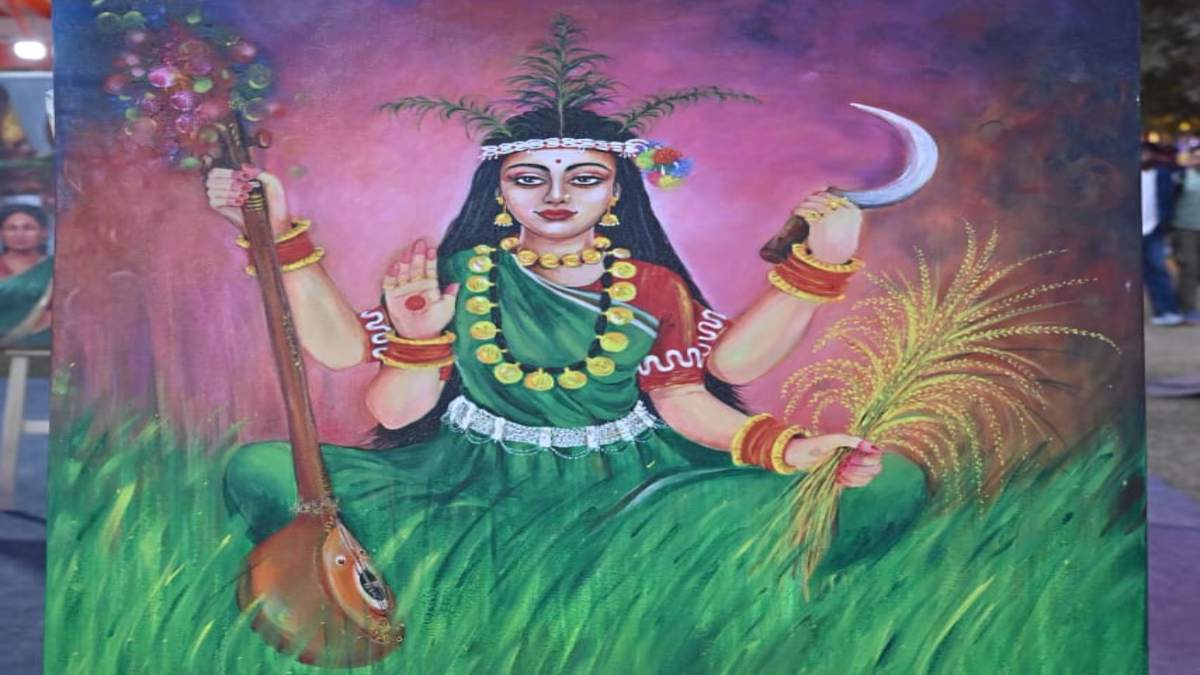 रायपुर साहित्य उत्सव : सुरेंद्र दुबे मंडप में चित्रकला प्रदर्शनी बनी आकर्षण का केंद्र, छत्तीसगढ़ महतारी अपनी अद्भुत छवि में निखर रही, यहीं तस्वीर ले रहे लोग