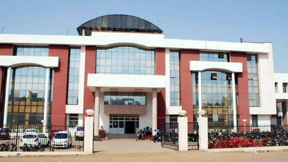 डेंटल कॉलेज के चिकित्सकों ने तीन दिवसीय हड़ताल का किया ऐलान, स्टाइपेंड रिवीजन और हॉस्टल सुविधाओं की मांग को लेकर करेंगे प्रदर्शन