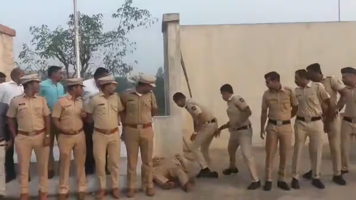 महाराष्ट्र के धाराशिव में ध्वजारोहण के बाद आबकारी उप निरीक्षक की दिल का दौरा पड़ने से मौत, झंडा फहराने के बाद फोटो खिंचवा रहे थे