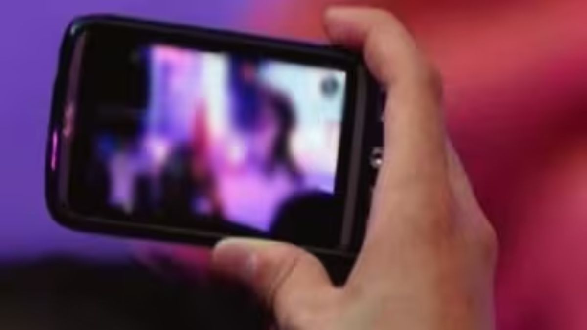 छात्र का बनाया न्यूड वीडियो: मारपीट के बाद वायरल की धमकी देकर किया ब्लैकमेल, 5 नाबालिगों पर केस दर्ज