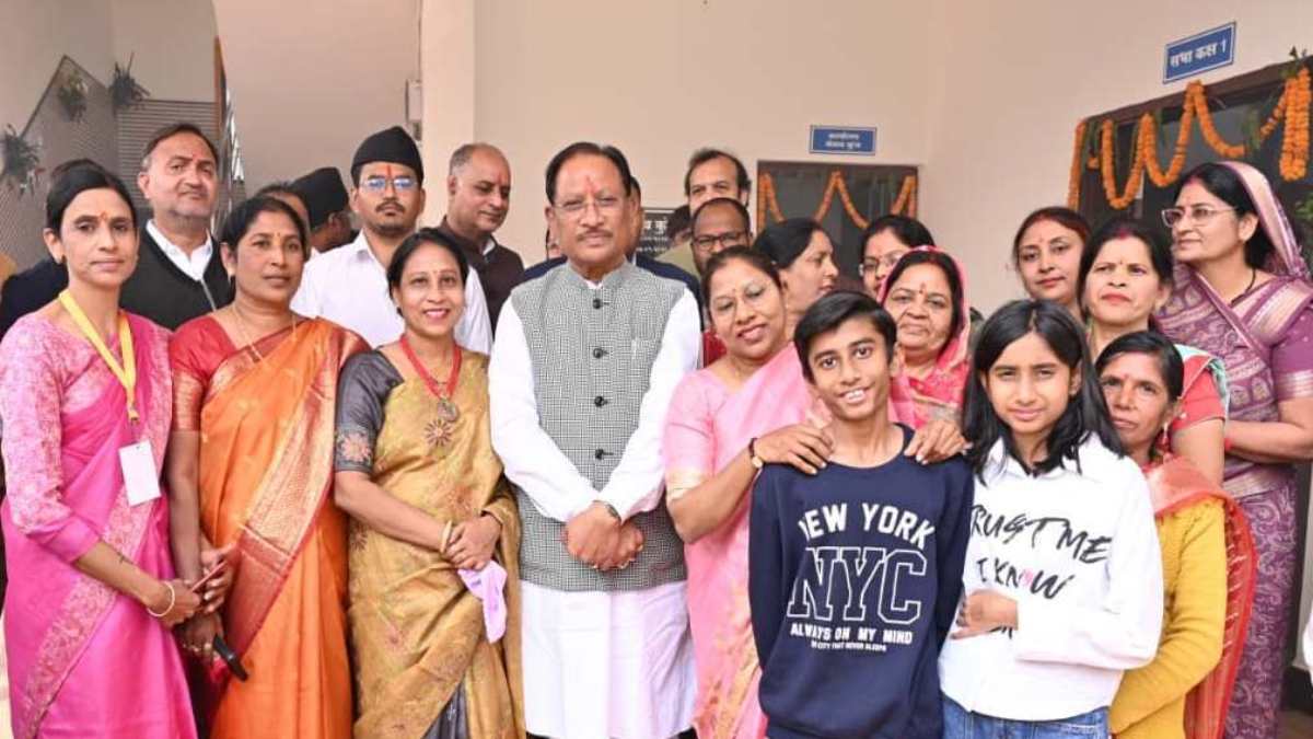 जशपुर जिले के बच्चे अब पढ़ेंगे स्मार्ट क्लास रूम में, CM साय ने कांसाबेल में किया Smart Classroom का शुभारंभ…