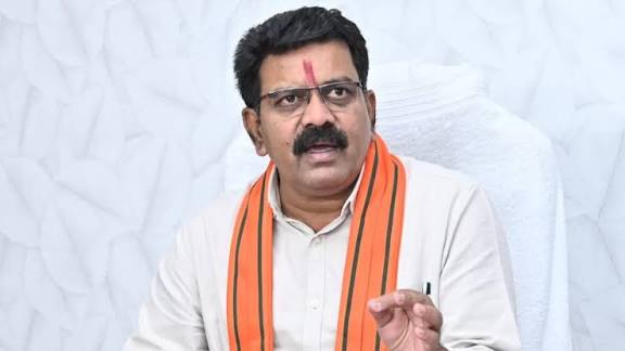 दिल्ली में कांग्रेस की बड़ी बैठक पर डिप्टी सीएम विजय शर्मा का तंज, बोले – परिवार की पार्टी बनकर रह गई है कांग्रेस