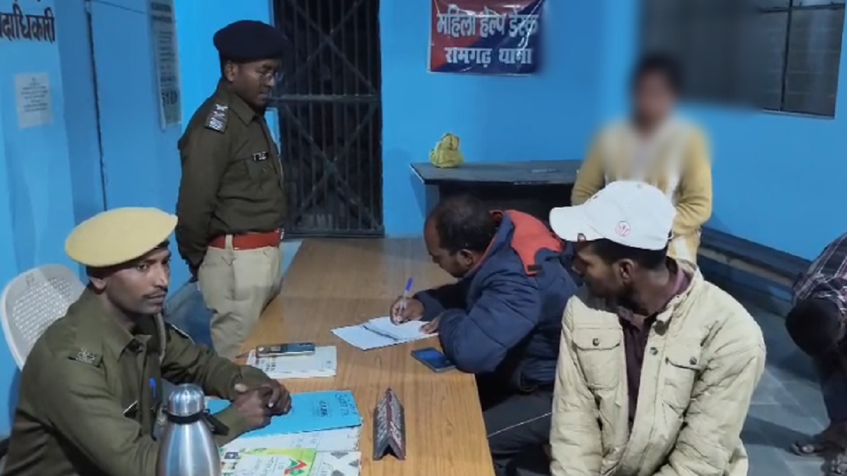 श्रद्धा के नाम पर अश्लीलता! कैमूर में मूर्ति विसर्जन के दौरान अश्लील गाने का विरोध करने पर युवती से छेड़छाड़ और मारपीट, 1 गिरफ्तार