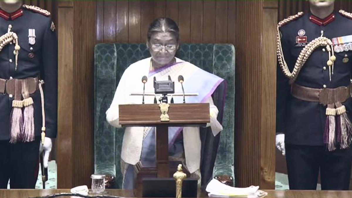 राष्ट्रपति द्रौपदी मुर्मू के बजट अभिभाषण में किया बस्तर का जिक्र, कहा- पूरा देश देख रहा माओवाद से प्रभावित इलाकों में बदलाव
