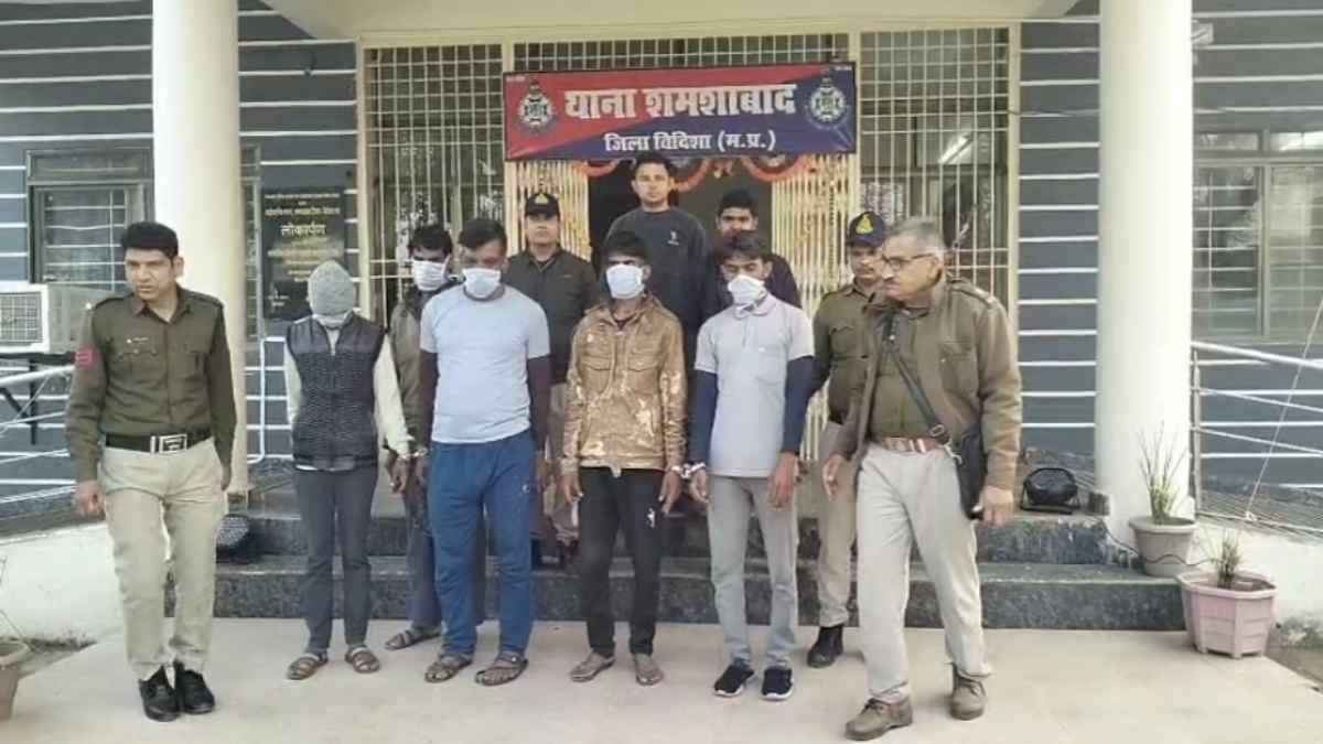 शमशाबाद में गोवंश की हत्या का मामला: गाय का सिर काटने वाले 5 आरोपी गिरफ्तार, 2 की तलाश में पुलिस