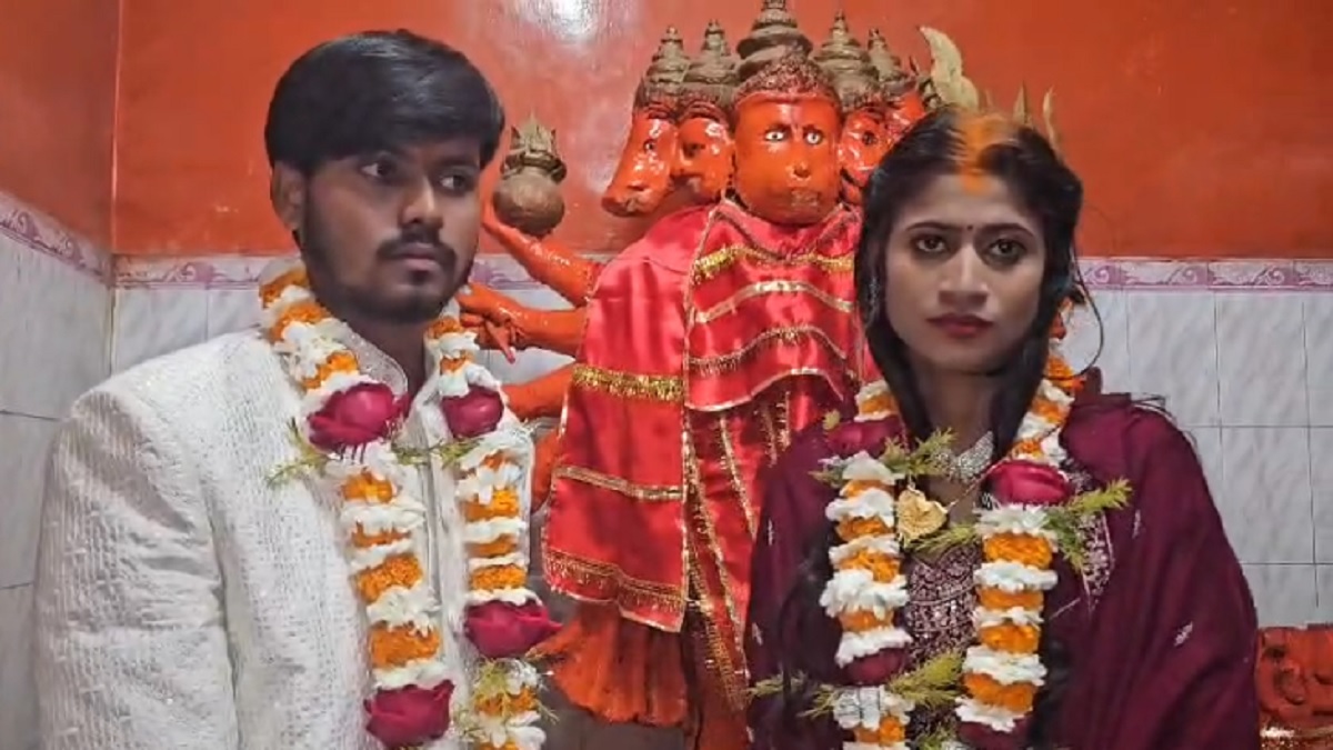 इश्क ज़िंदा है! रोहतास में मंदिर में शादी कर चर्चा में आए नीतीश-स्नेहा, प्रेमिका के परिवार वालों ने दूसरे लड़के संग तय की थी शादी