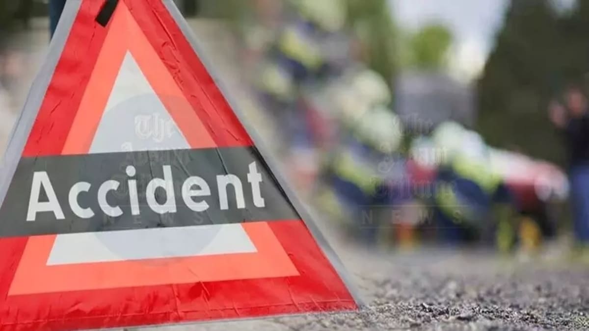 बिहार में कोहरे के कारण मुजफ्फरपुर में बस-कार की टक्कर में 2 की मौत, मधेपुरा-मधुबनी में जीरो विजिबिलिटी और बारिश का अलर्ट