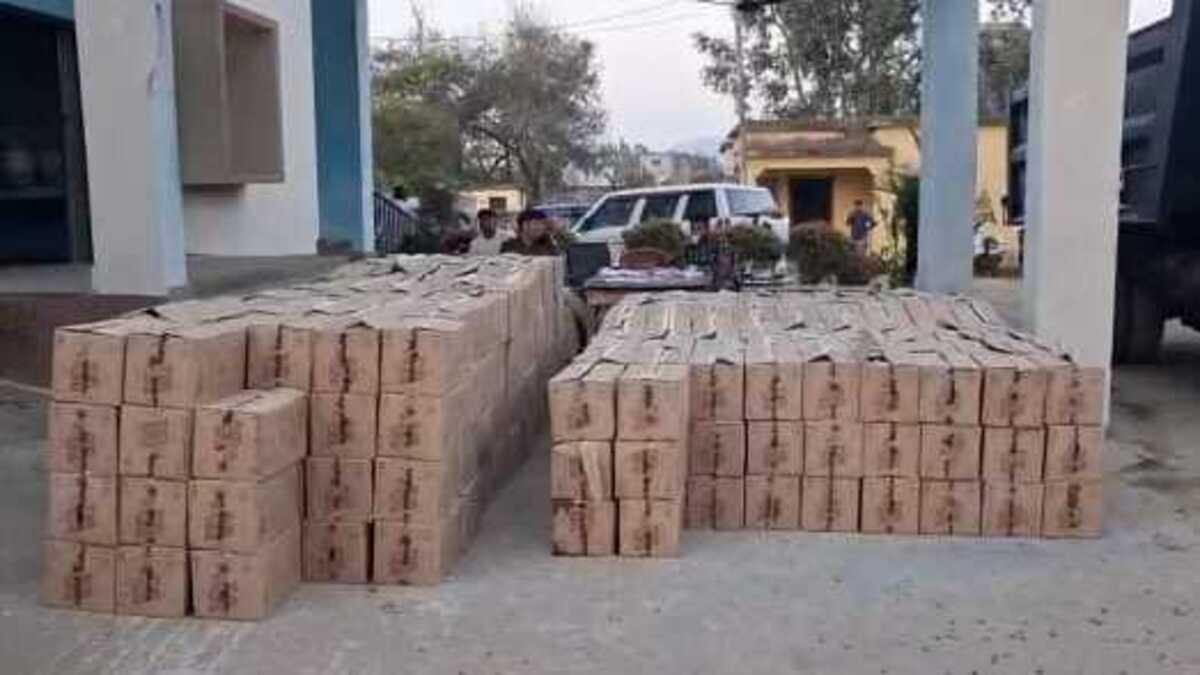 बांका में हाईवा से 3474 लीटर विदेशी शराब बरामद, पुलिस ने तस्करी का किया भंडाफोड़