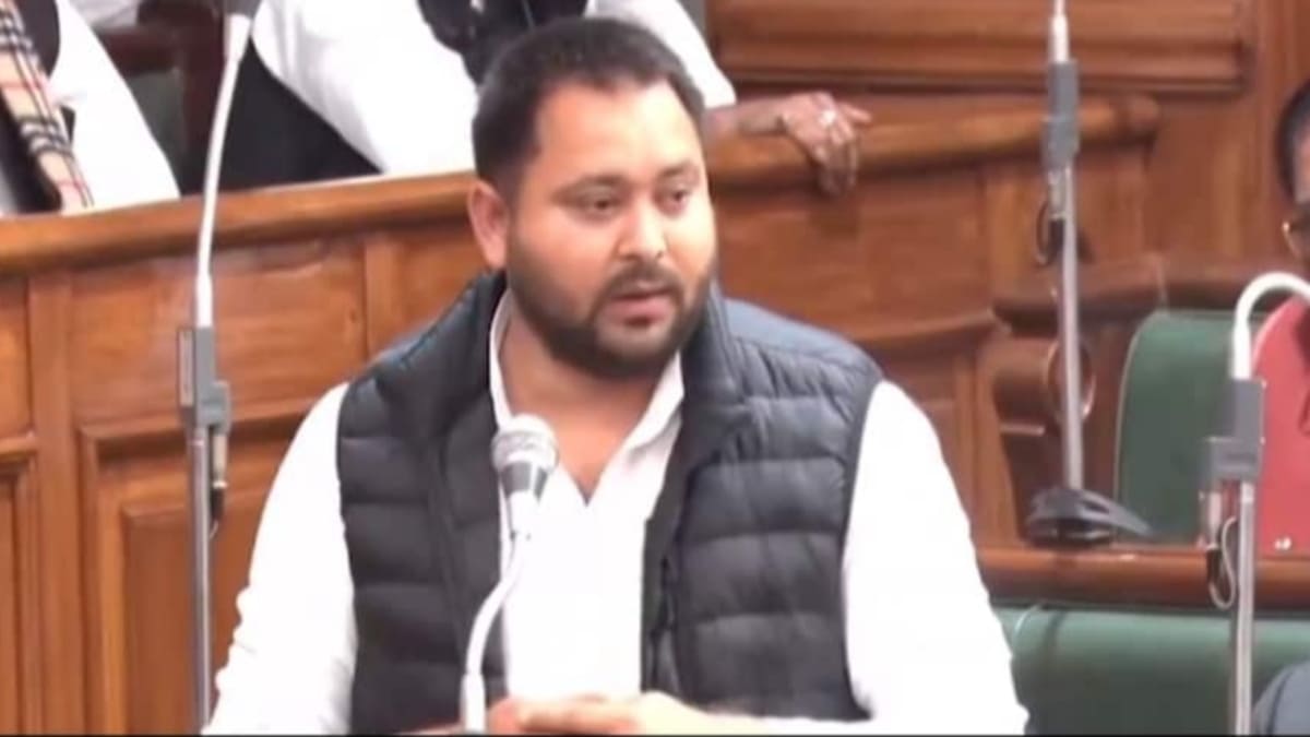 विधानसभा में भाषण के दौरान अटके तेजस्वी यादव, सत्तापक्ष के ठहाकों से गूंजा सदन